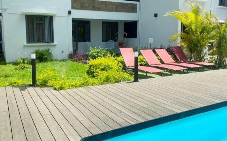Sunkissed - Brand New Beach Apartment Located 50M From Beach Flic-en-Flacq Exterior foto